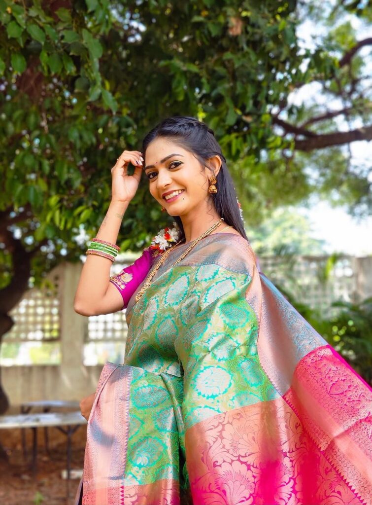 Nindu Noorella Savasam heroine Nishaa gowda photos (4) – Lovely Telugu